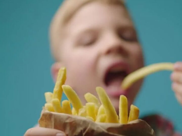 Studimi i ri paralajmëron për rrezikun e patateve të skuqura !?