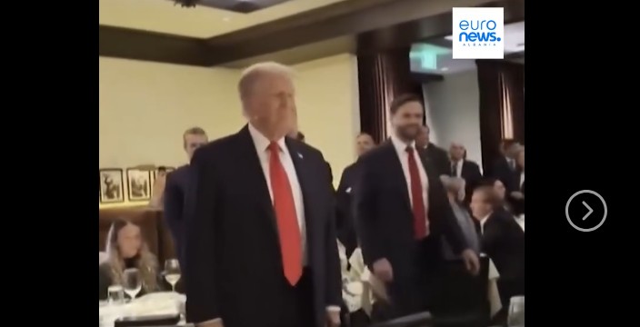 Protestuesit futen brenda resortantit ku ishte Trump, i ndërpresin darkën ! (VIDEO)
