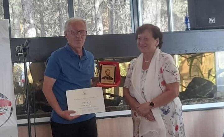 Urime: Profesori nga Kërçova Adem Xheladini nderohet me Çmimin “Naim Frashëri”