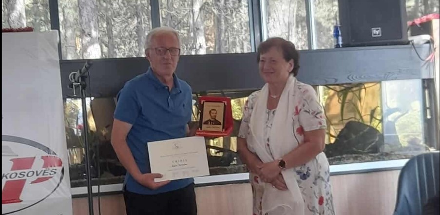 Urime: Profesori nga Kërçova Adem Xheladini nderohet me Çmimin “Naim Frashëri”