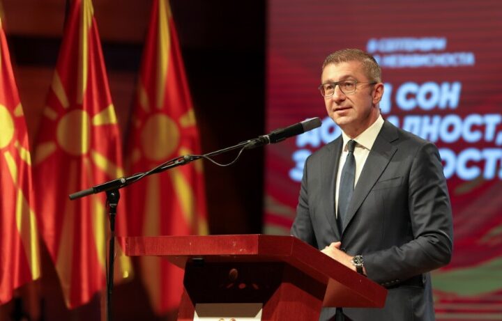 Mickoski: Gjyqtarët dhe prokurorët nuk i meritojnë as pagat e tyre aktuale !