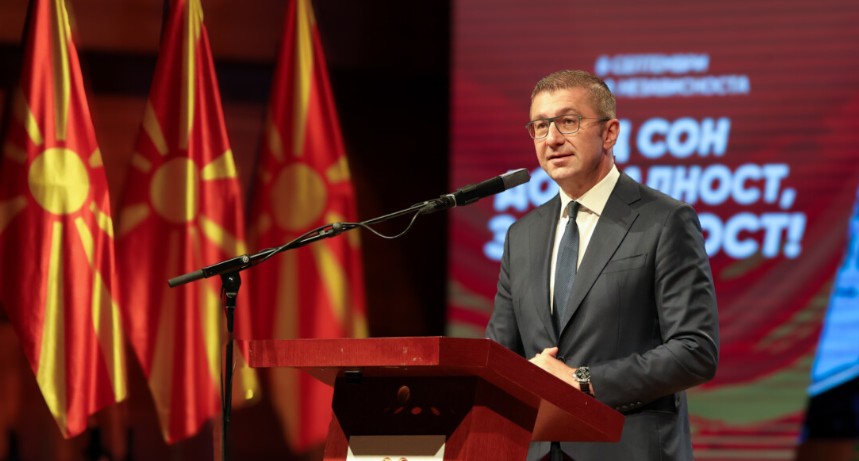 Mickoski: Gjyqtarët dhe prokurorët nuk i meritojnë as pagat e tyre aktuale !