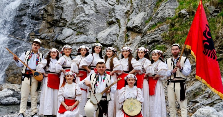 Kërçovë: Regjistrime të reja në Shkollën e Valleve Popullore Shqipe !