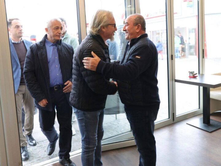 Tv Gurra: Fatmir Limani takon afaristët kërçovarë në Vjenë