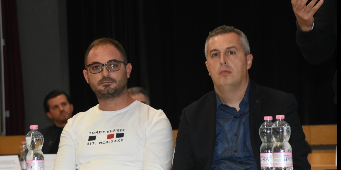 Pse kryetari Fatmir Dehari nuk e la të foli Ilir Rushanin !