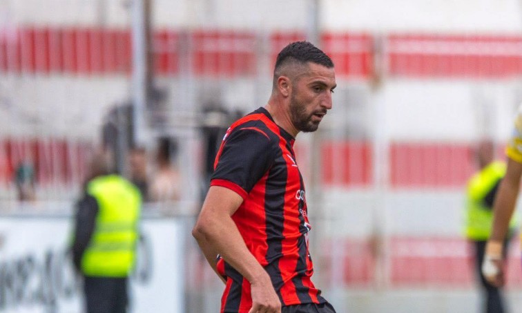 Reagon ndaj Fatmir Deharit futbollisti Kërçovar Mërgim Dani !