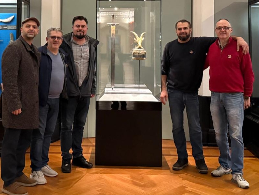 Oda Këçovare para Armëve të Skenderbeut në Vjenë