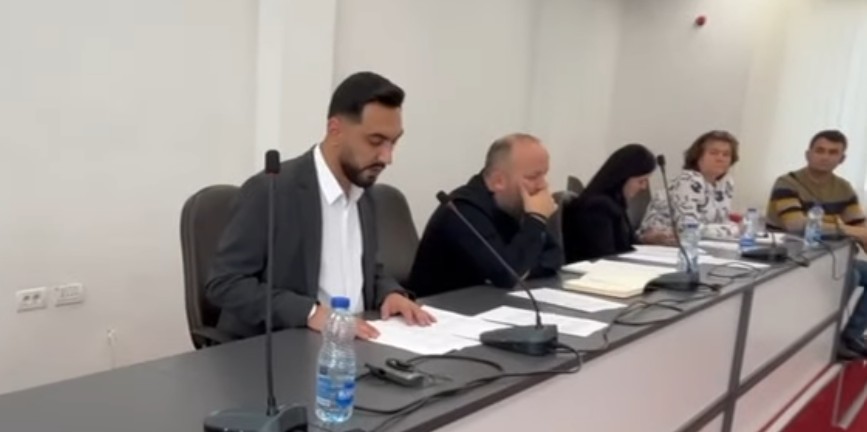 Tv Gurra: Ayhan Sulkoski kryetar i Këshillit të Kërçovës – me 12 vota (VIDEO)