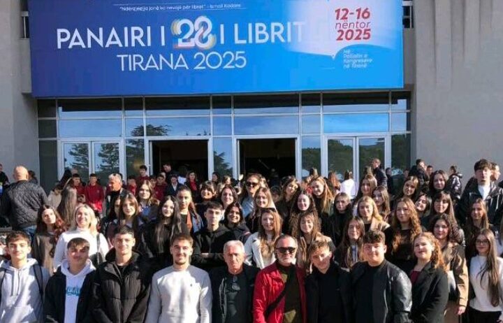 Tv Gurra: Panairi i Librit në Tiranë – një traditë e çmuar për kërçovarët