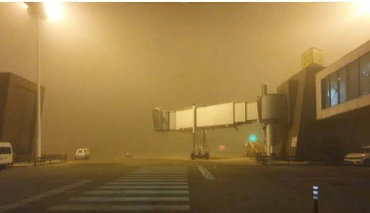 Stuhitë e forta shkaktojnë kaos në Aeroportin e Shkupit, ndërpriten fluturimet !