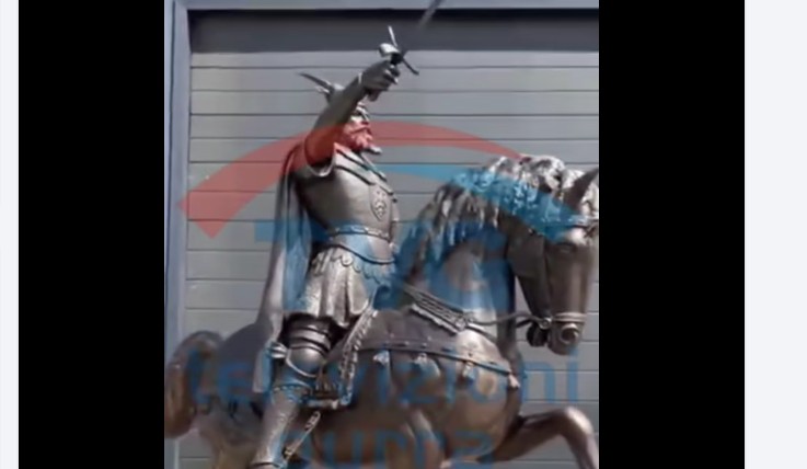 Tv Gurra: Skënderbeu “zbret” në Garanë – më 28 Nëntor zbulohet busti monumental 6-metërsh (VIDEO)