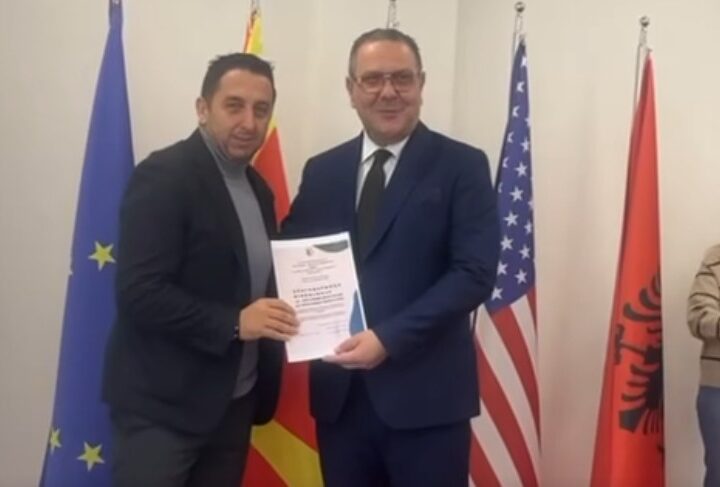 Komuna e Kërçovës shënon Ditën e Alfabetit Shqiptar me ceremoni solemne (VIDEO)