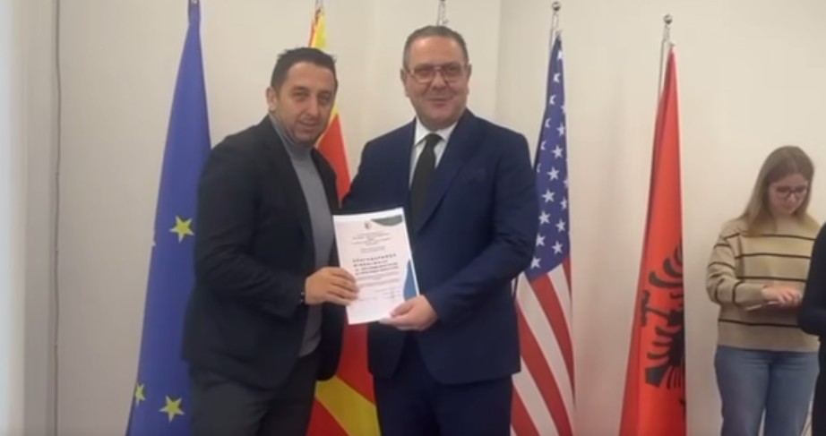 Komuna e Kërçovës shënon Ditën e Alfabetit Shqiptar me ceremoni solemne (VIDEO)