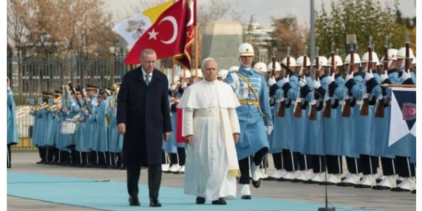 Papa Leoni pritet nga Erdogani në Ankara