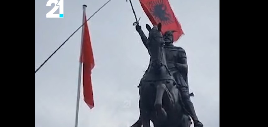 Në Garan të Kërçovës shpaloset shtatorja e Skënderbeut (VIDEO)