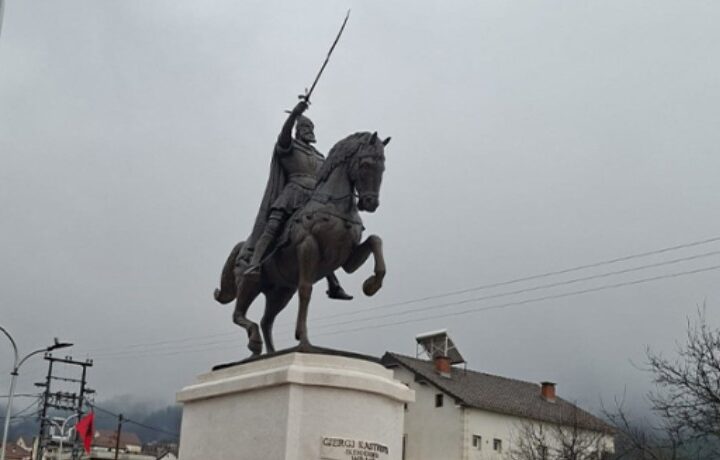 Vendoset në zemër të Garanës bustin e Gjergj Kastriotit!