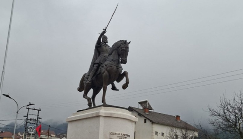 Vendoset në zemër të Garanës bustin e Gjergj Kastriotit!