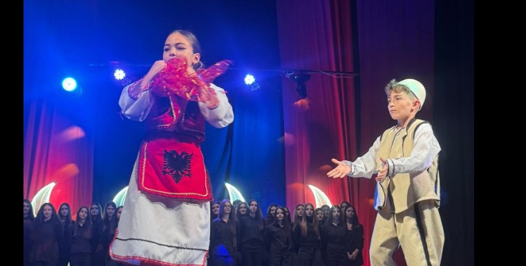Kërçovë: Manifestim festiv në Pallatin e Kulturës me rastin e 22 Nëntorit