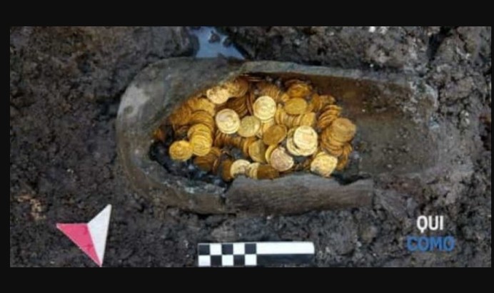 Kur ja don fati! Zbulon ar me vlerë 700,000 euro teksa gërmonte në kopshtin e tij