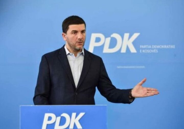 Memli Krasniqi jep dorëheqje nga posti i kryetarit të PDK-së !