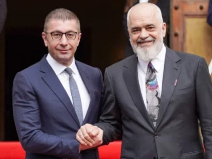 Mickoski i lumtur në Tiran pran Ramës