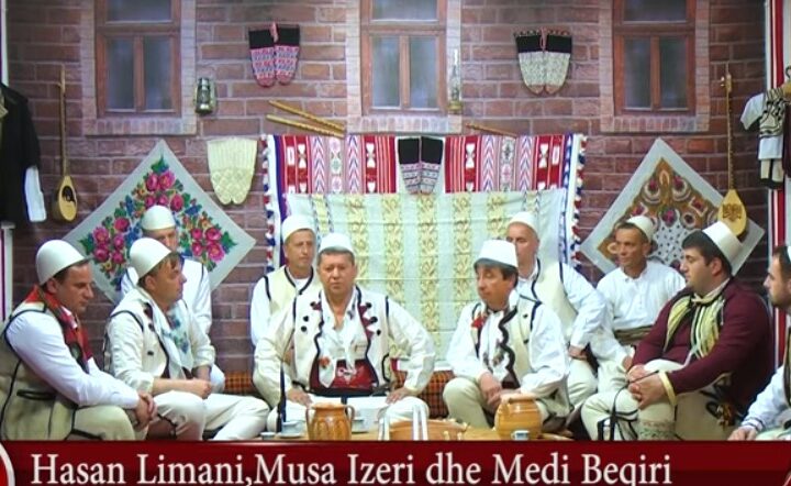 Shtat bilbilat – Këngë burimore Kërçovre (VIDEO)