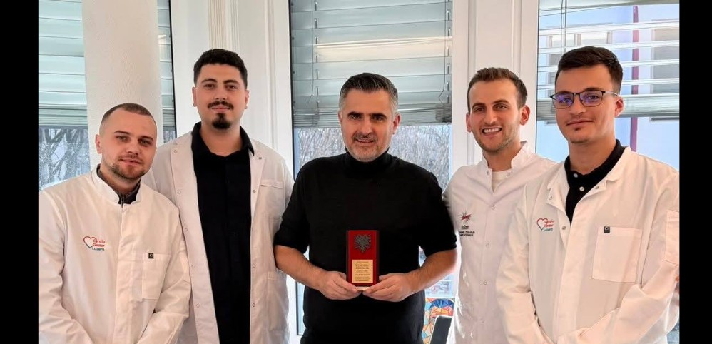 Katër mjekë nga Kosova falënderojnë Kërçovarin Prof. Dr. Florim Cuculin