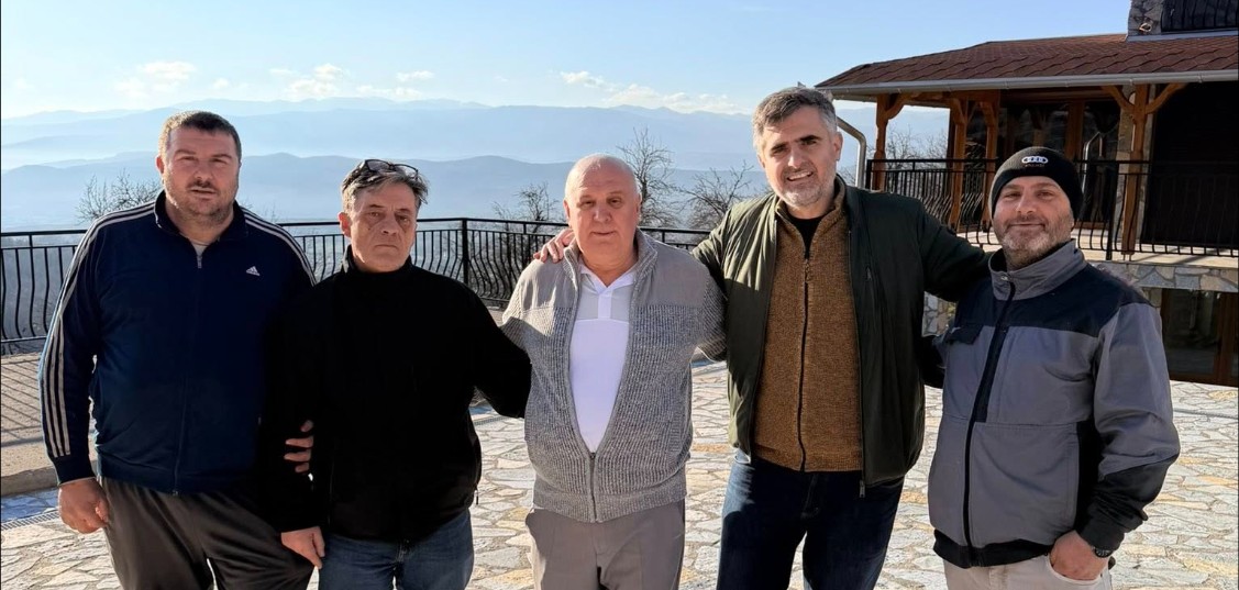 Dr. Florim Cuculi përshëndet Dr. Afrim Shabanin nga fshati Kaleshe i Kërçovës