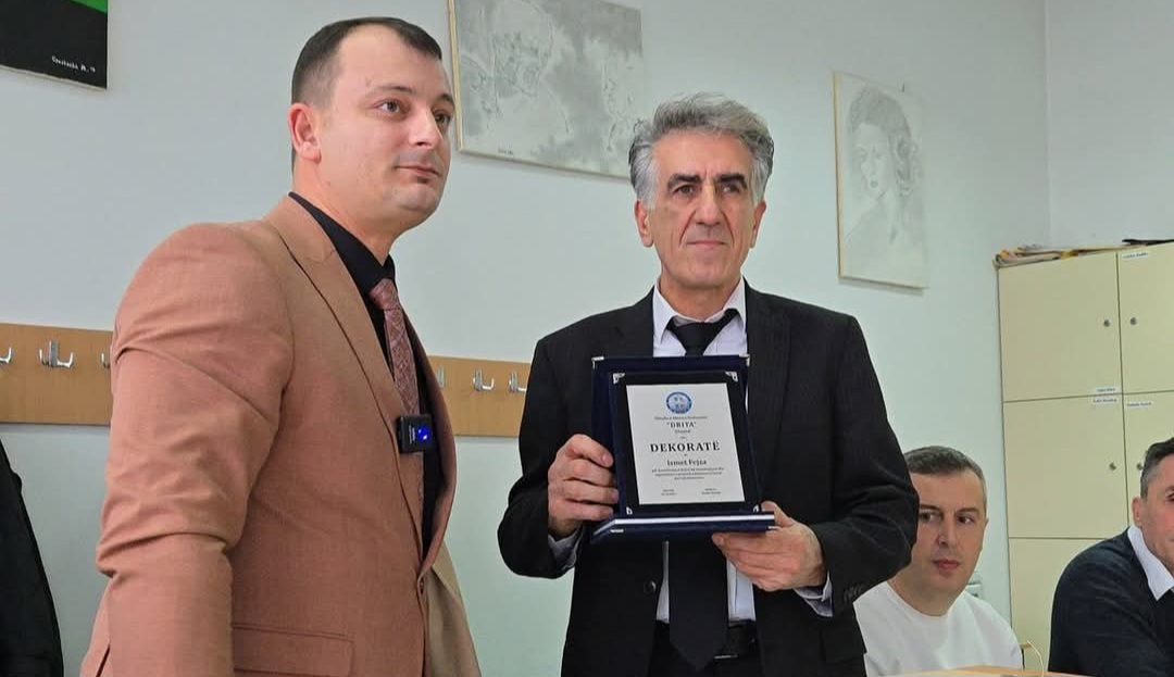Pensionohet profesori i makinerisë në Gjimnazin “Drita”, Ismet Fejza
