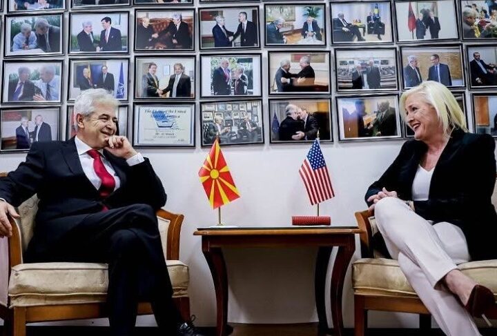 A po i bën presion Amerika Ali Ahmetit që të bëjë ndryshime ?