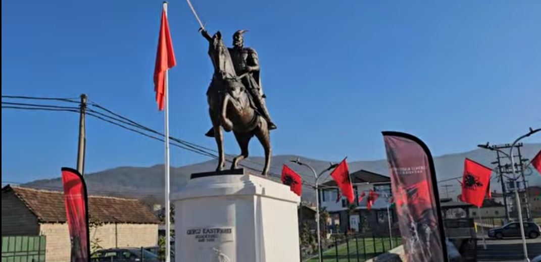 Dokumentarë: Ku qëndron Skenderbeu, qëndron Historia (VIDEO)