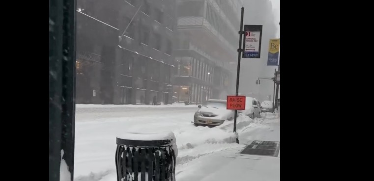 Bora e shekullit ka mbuluar New York-un ? Pamje mahënitëse (VIDEO)