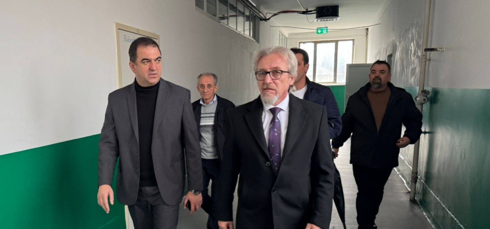Ministri Fatmir Limani vizitoi gjimnazin e Kërçovës