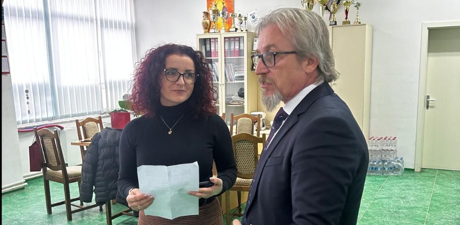 Ministri Fatmir Limani me urim për profesoreshë Merita Demirin