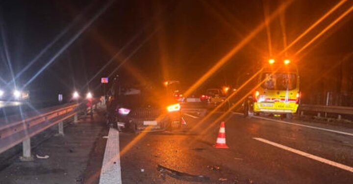 Zvicër: Aksident i rëndë automobilistik pranë Aaraut – dy gra të lënduara