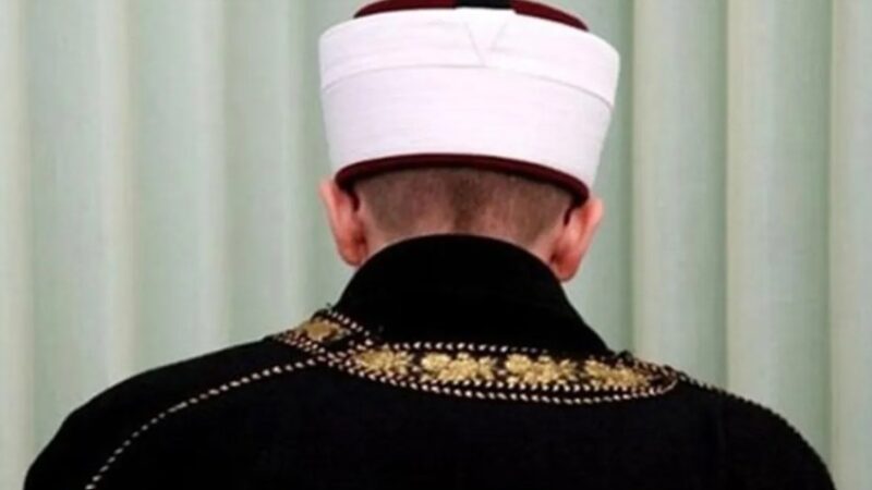 Vritet me thikë imami ! (FOTO)