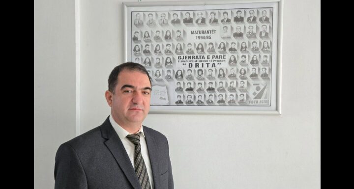 Drejtori i NQK “Koço Racin” – Kërçovë Mazllam Osmani me urim për Lulzim Sadikun