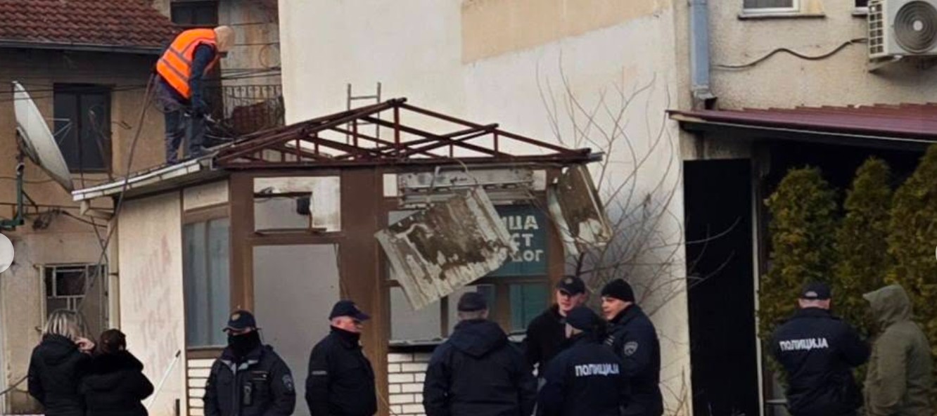 Nis prishja e objekteve pa leje në Bulevardin e Çlirimit në Kërçovë (FOTO)