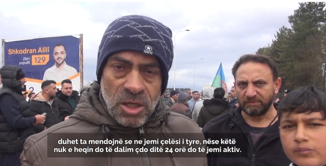 Komuniteti rom bllokojnë rrugët e qytetit ? (VIDEO)
