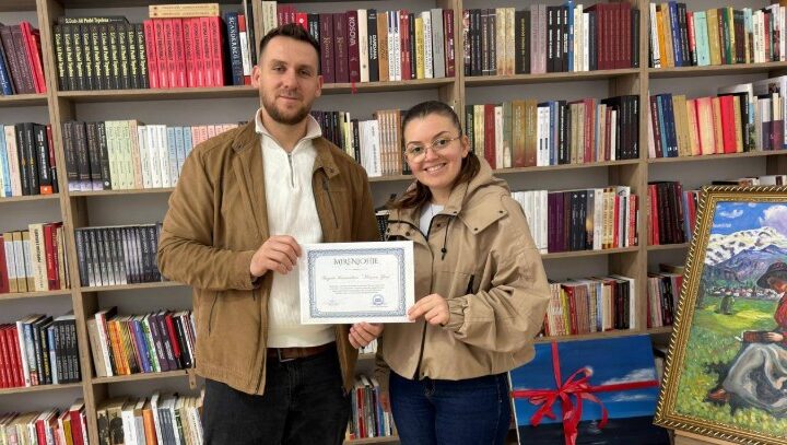 Shoqata Humanitare Kërçova nga Vjena mbështet bibliotekën shqipe në Manastir