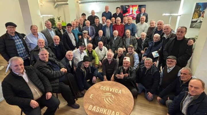 Shoqata Humanitare Cërvica shtroi drekë për pensionistët