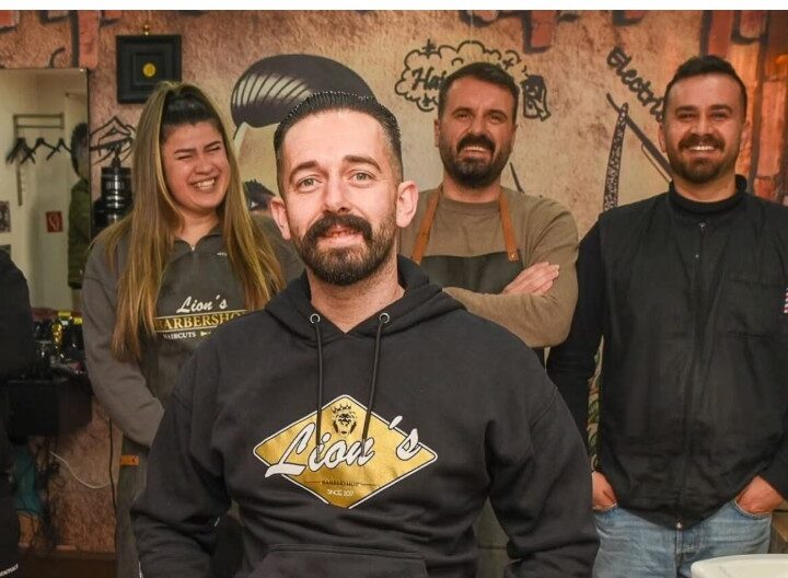 Berberi shqiptarë që qeth falas të varfërit në Gjermani