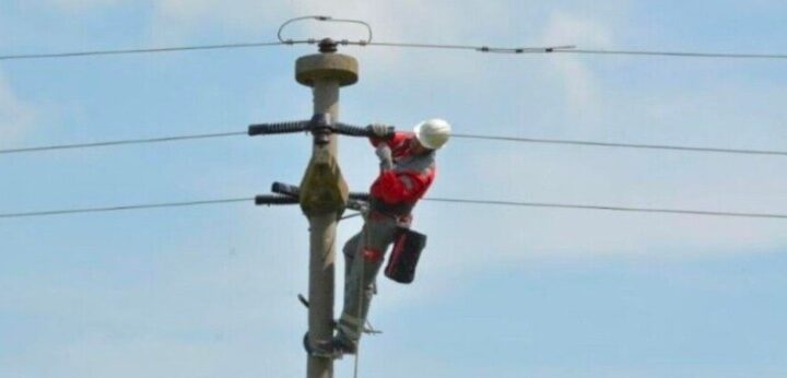 Sulmohen punonjësit e EVN-së gjatë punës ?