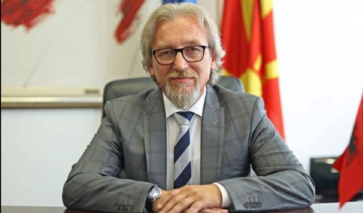 Shërbim i shërbimeve. Shkruan Fatmir Limani