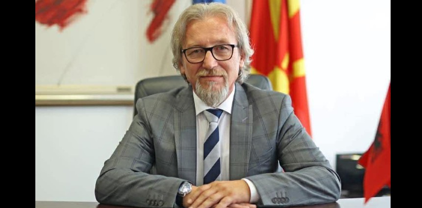 Shërbim i shërbimeve. Shkruan Fatmir Limani