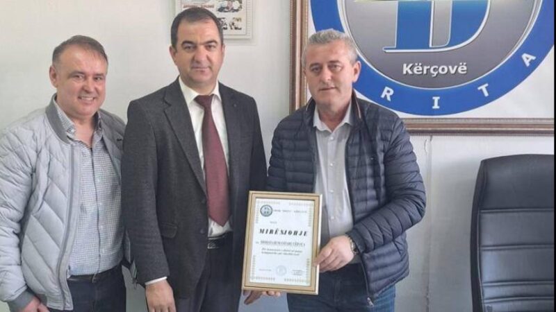 Me rastin e 7 Marsit, 20 pajisje kompjuterike për SHMK “DRITA” – dhuratë nga SHH Cërvica–Zvicër