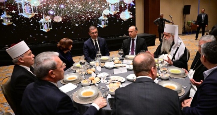 Kryeministri Mickoski shtroi iftar në emër të Qeverisë