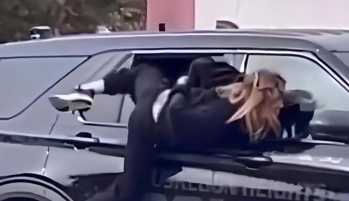 Arratisje e pazakontë , gruaja me pranga në duar del nga dritarja (VIDEO)