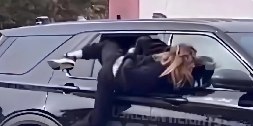 Arratisje e pazakontë , gruaja me pranga në duar del nga dritarja (VIDEO)