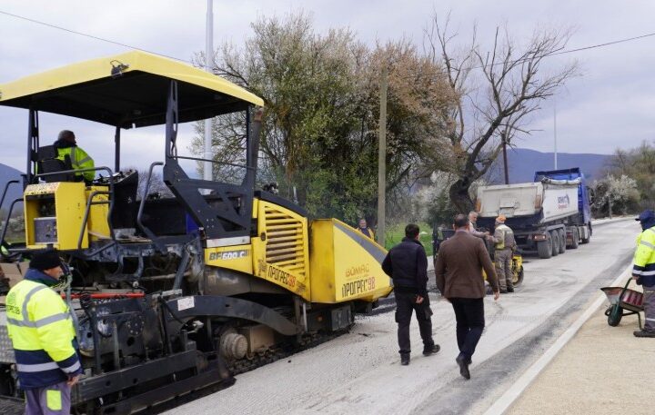 Kryetari i Komunës, Dr. Aleksandar Jovanovski, sot realizoi një inspektim në aktivitetet për asfaltimin e rrugës „Marshal Tito“ (FOTO)